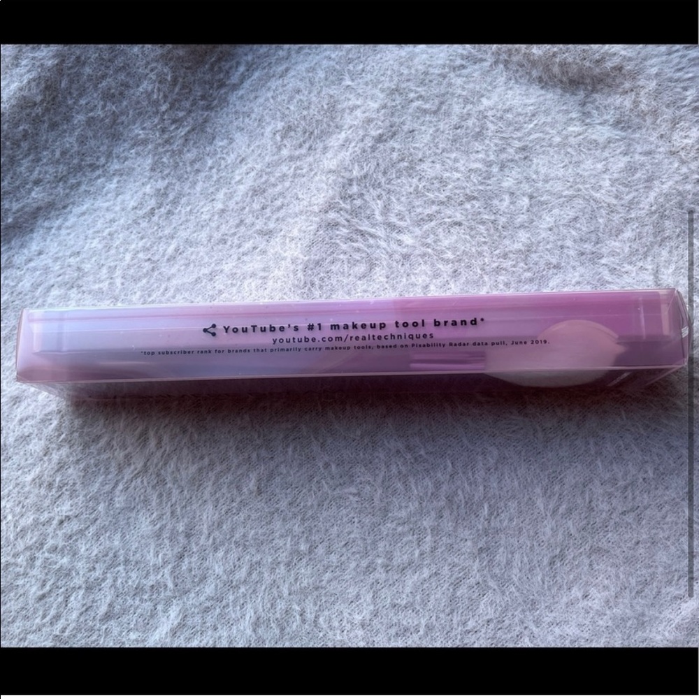 Cashmere Dreams Makeup Brush - Picture 3 of 5